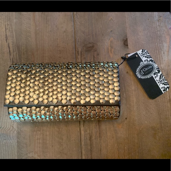 🔥Reduced $20!🔥 Gold & Black Metal stud Clutch - Picture 2 of 6
